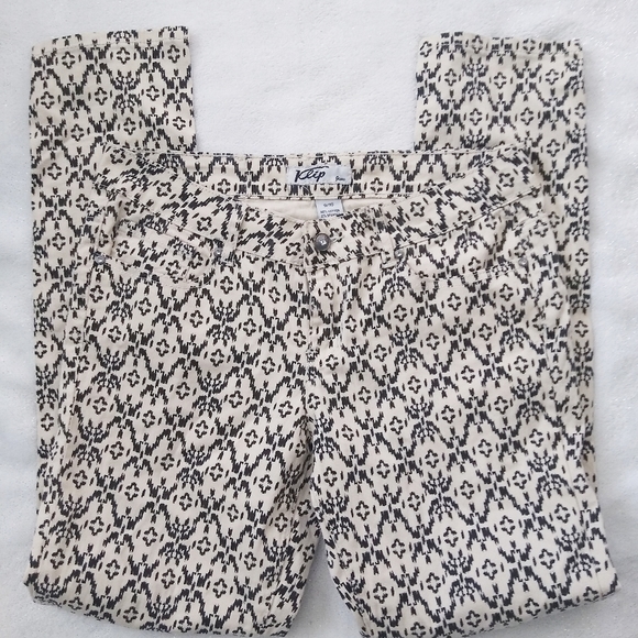 Klip Southwestern Aztec Tribal Print Straight Leg Jeans sz 9/10 EUC - Picture 2 of 4